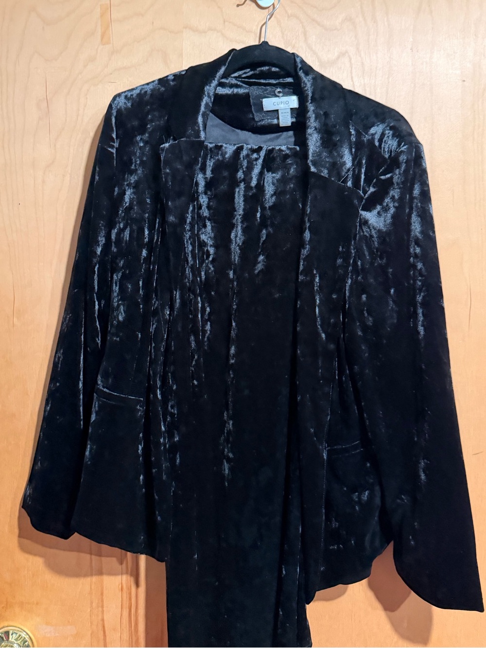 Cupio Black Velvet Open-Front with Pants